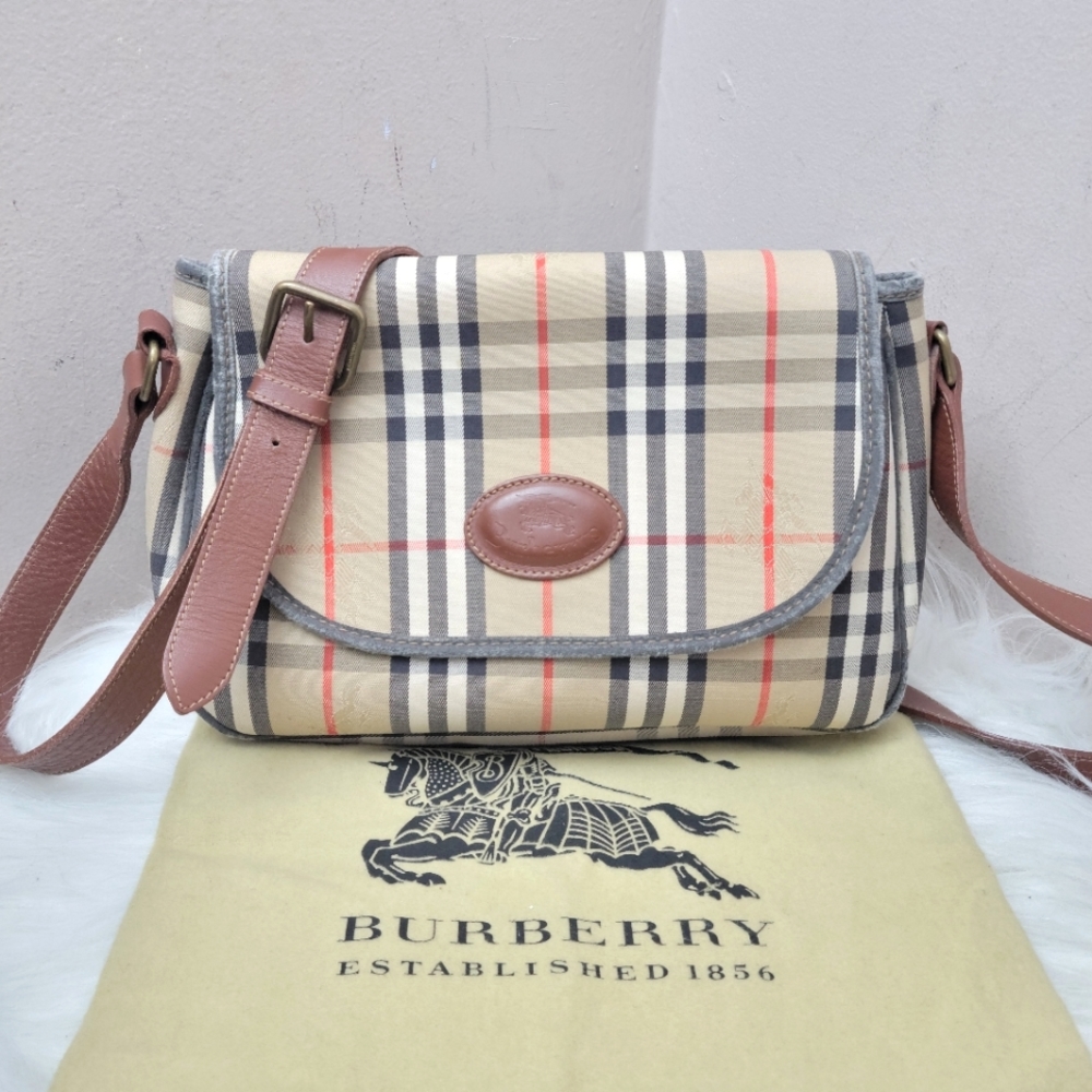 100% Authentic vintage Burberrys nova check crossbody bag